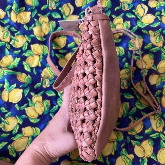 Brand New Passport to India Genuine Leather Woven Zipper Vintage Crossbody Purse - Picture 9 of 15